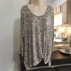 Banana Republic Black and Cream Patterned Blouse